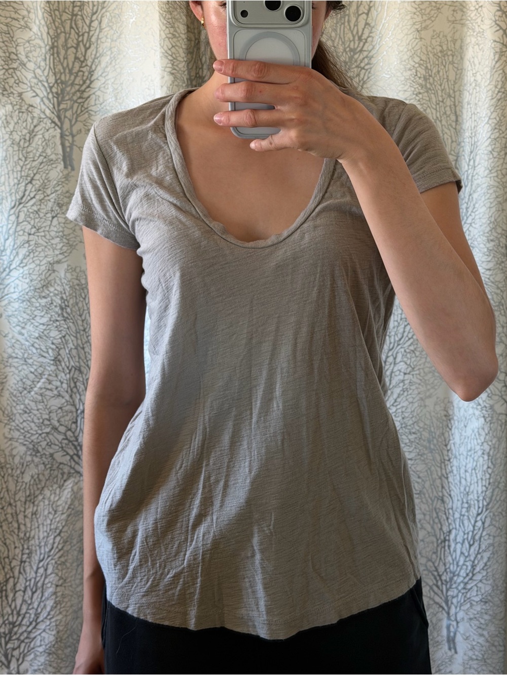 James Perse Short Sleeve Scoop Neck Tee in Light Taupe